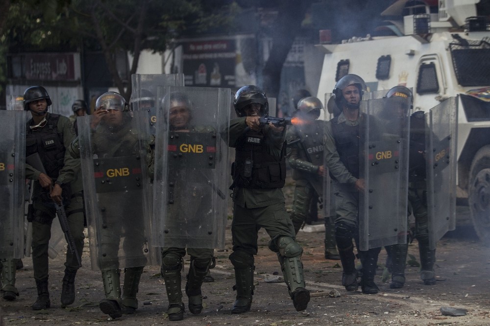Venezuelada Maduro Karşıtı Gösteriler Sürüyor