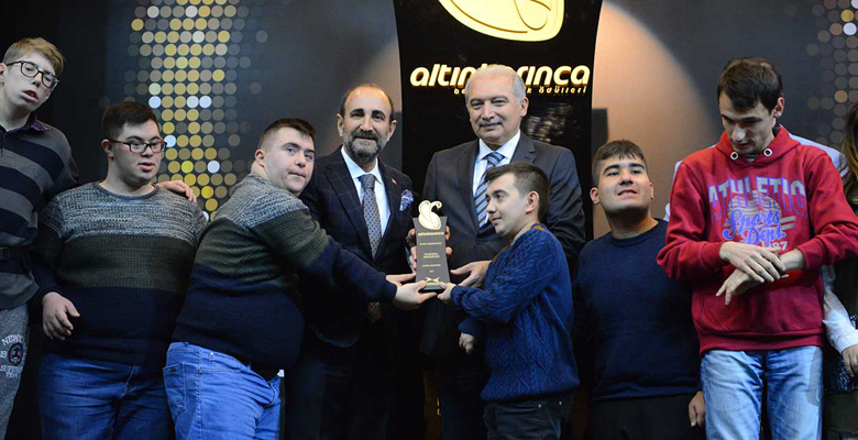Yıldırım Belediyesi, 'Müzik Akademisi' projesi ile Marmara Belediyeler Birliği tarafından verilen Altın Karınca ödülünün sahibi oldu