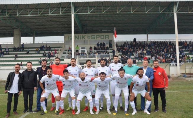 İznikspor Evinde İlk Maçına Çıktı.