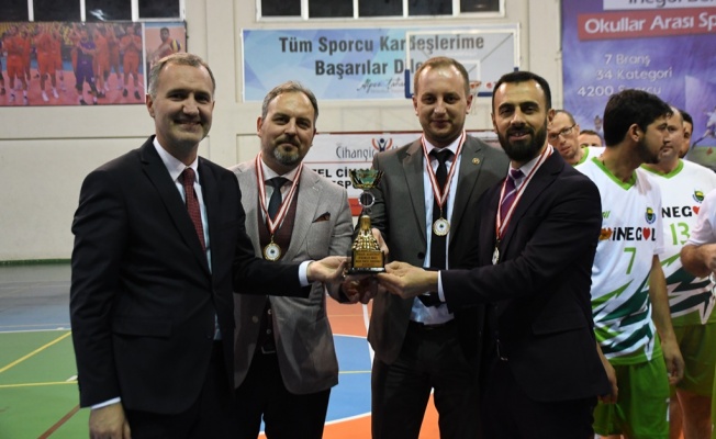 MASA TENİSİ VE VOLEYBOL TURNUVASINDA ŞAMPİYONLAR BELLİ OLDU