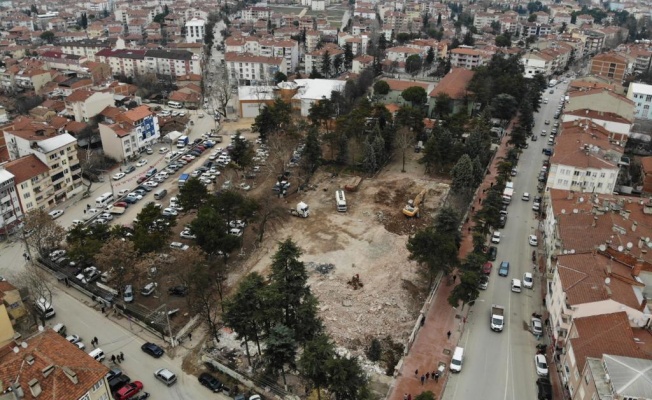 YENİŞEHİR’E ÖRNEK MEYDAN