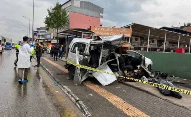 Bursa'da feci kaza! 2 ölü, 1 yaralı