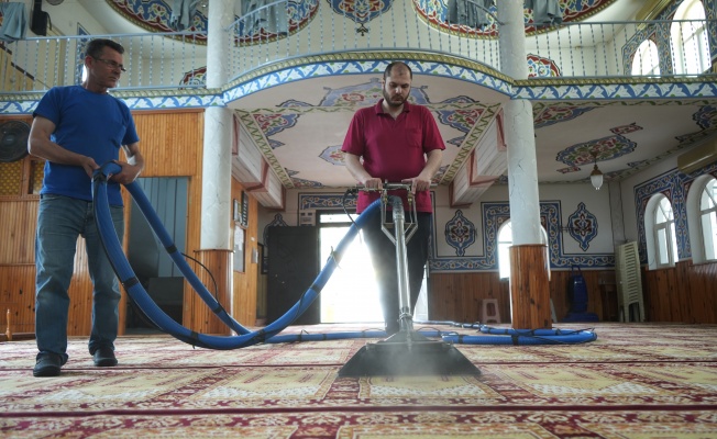 Gemlik Belediyesi’nden ibadethanelerde bayram hazırlığı