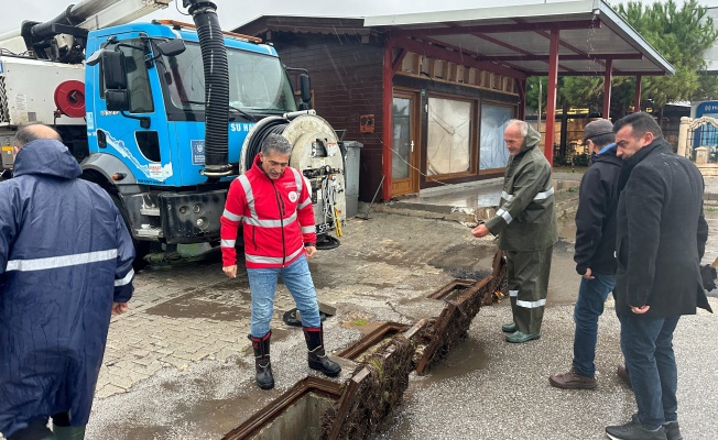 Gemlik'te sağanak taşkınına Başkan müdahalesi