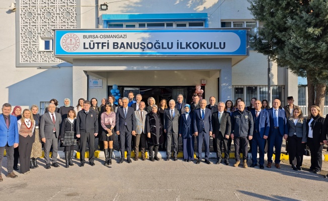 BURSA’DA ÖĞRENCİLERİN KARNE HEYECANI