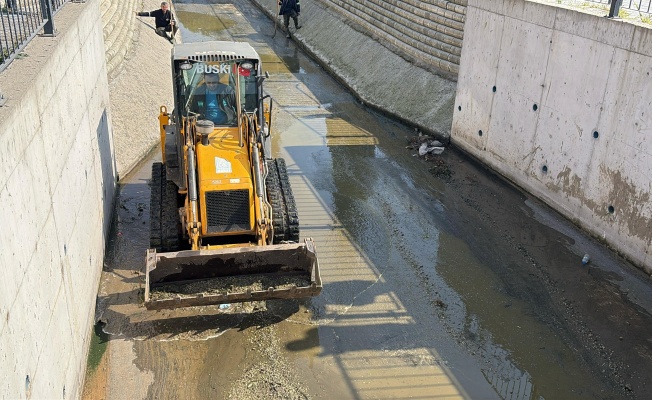 Gemlik Çarşı Deresi’nde Kapsamlı Temizlik Çalışması Başladı