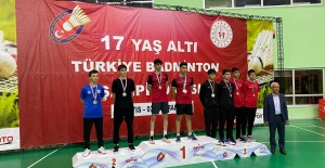 Osmangazili badmintoncudan altın madalya