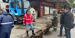 Gemlik'te sağanak taşkınına Başkan müdahalesi