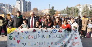 NİLÜFERLİ ÇOCUKLAR "GÜVENLİ KENT" İÇİN YÜRÜDÜ