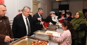 Osmangazi Belediyesi Panayırda iftar sofrası kurdu