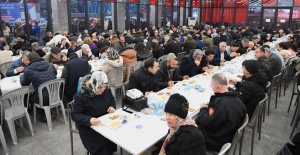 Osmangazi’nin iftar sofraları dolup taşıyor